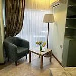 Green Central Apartment Апартамент Варна