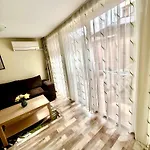 Green Central Apartment Апартамент Варна