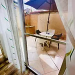 Green Central Apartment Апартамент