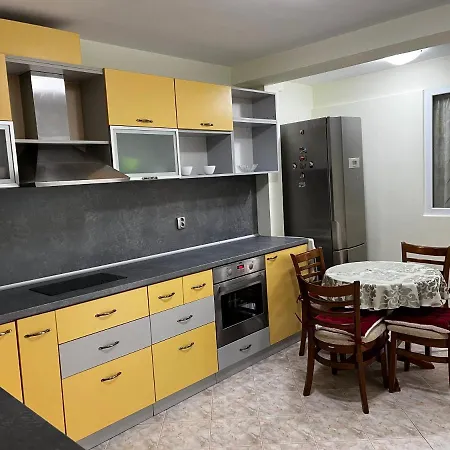 Апартамент Green Central Apartment *