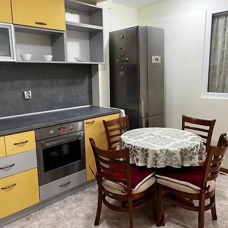 Green Central Apartment Апартамент Варна