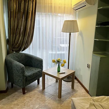 Green Central Apartment Апартамент Варна